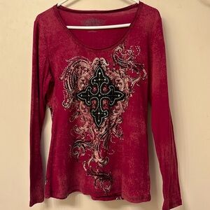 Women’s top from Maurice’s. Excellent like new condition.